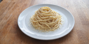 Cacio e Pepe - Classic Roman Pasta