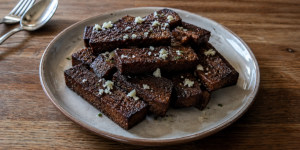 Crispy Lithuanian fried rye bread sticks with fresh garlic